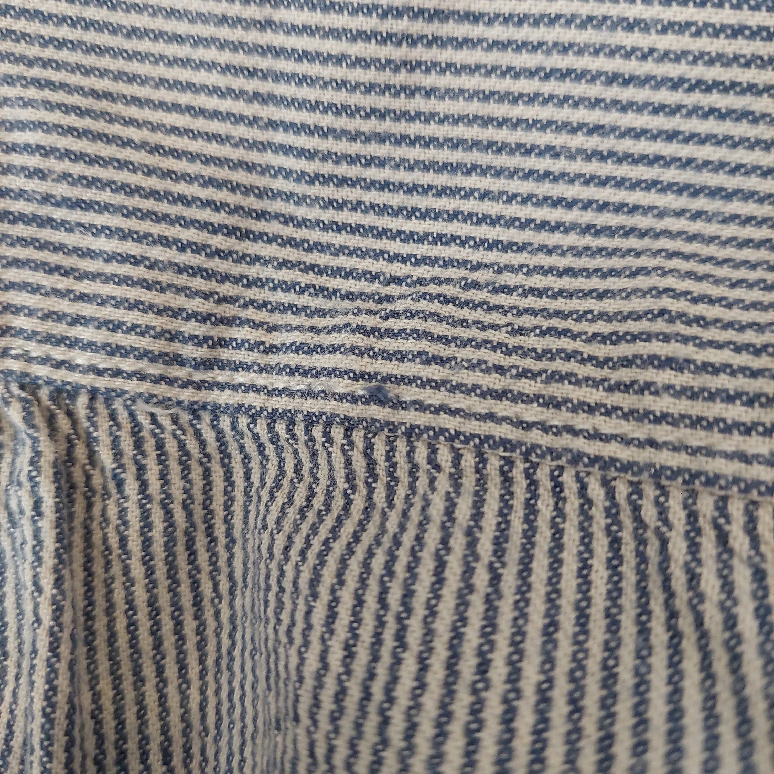 G.H. Bass & Co Blue & White Striped 100% Cotton Collared Shirt | Gently Used |