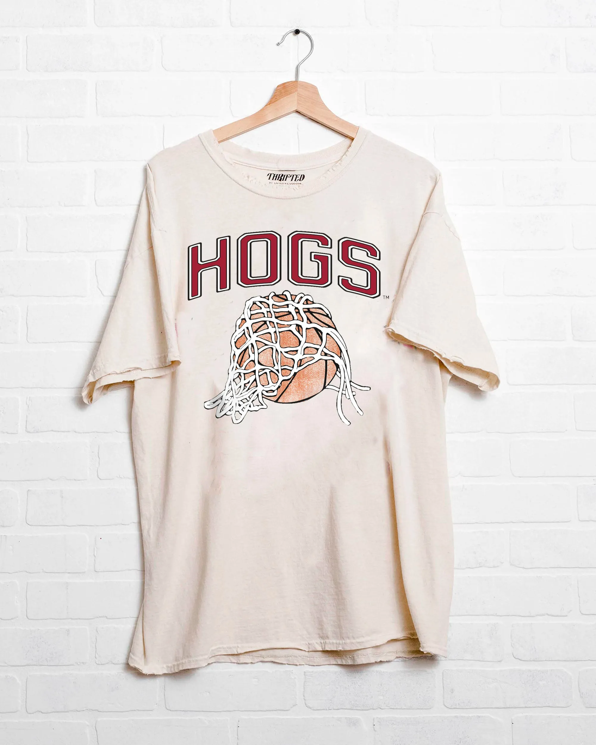 Hogs Basketball Fling Puff Ink Off White Thrifted Tee